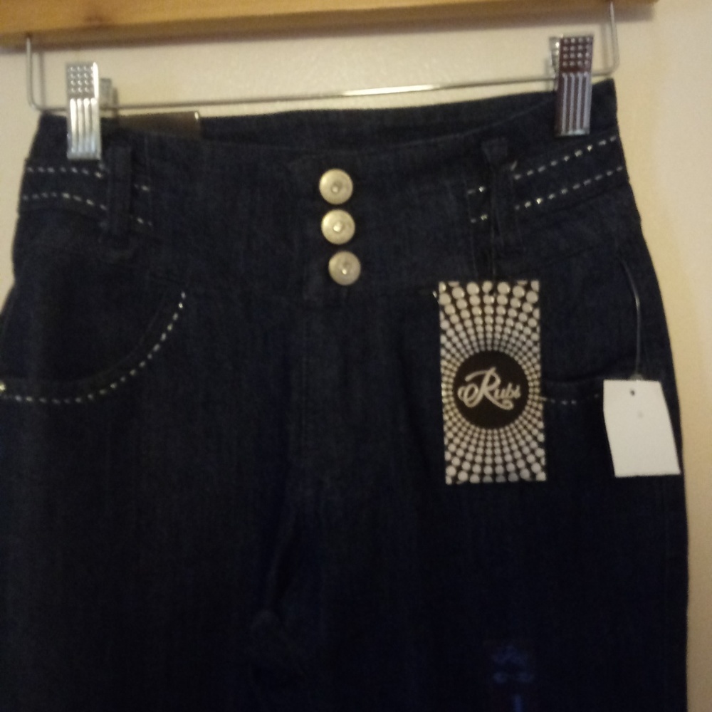 Jeans - Picture 4 of 4